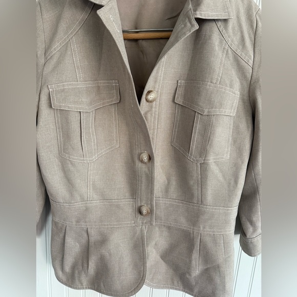 Andre Oliver Women's Vintage Blazer Size 12P in Tan - Picture 2 of 5